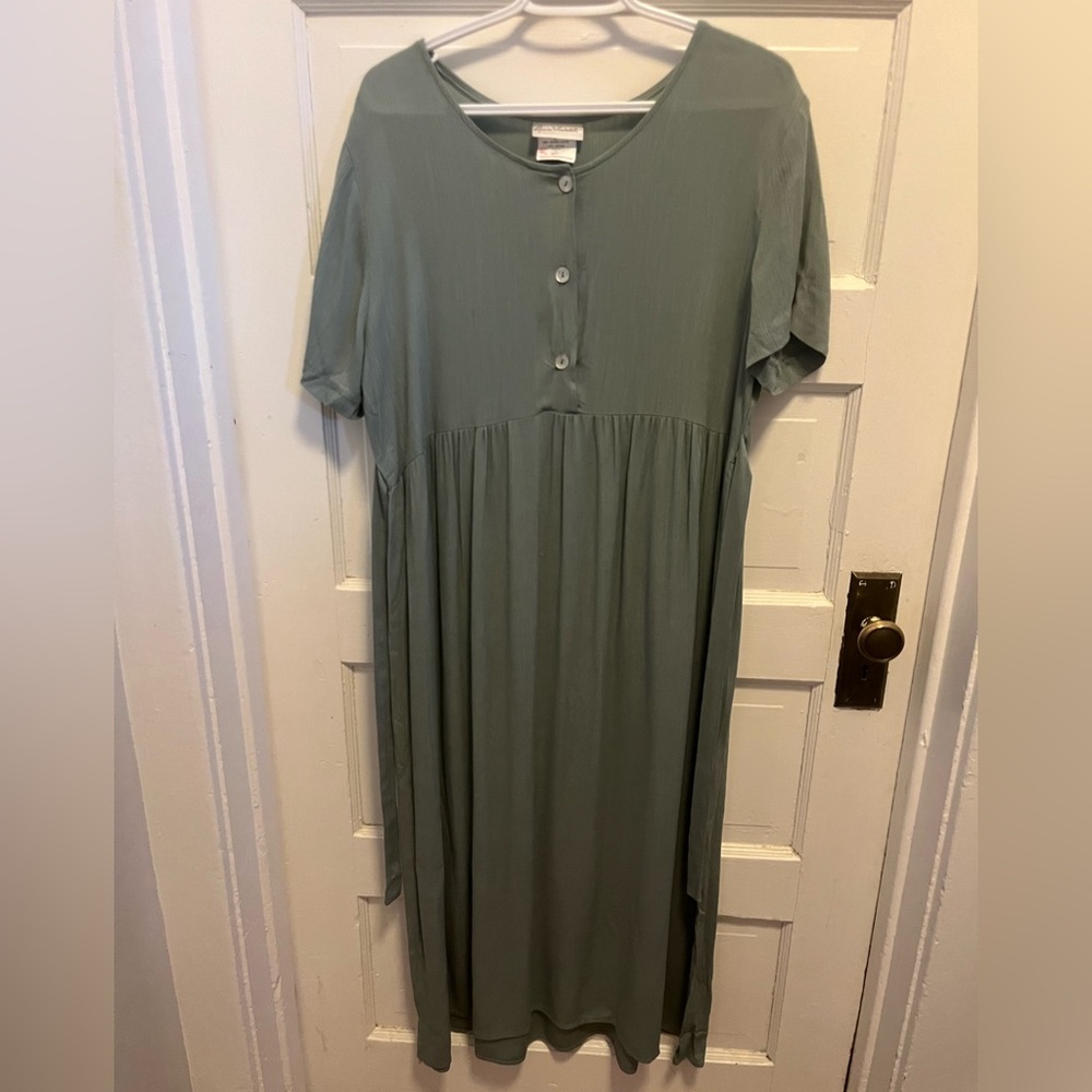 Vintage Gloria Vanderbilt Sage Green Midi Dress